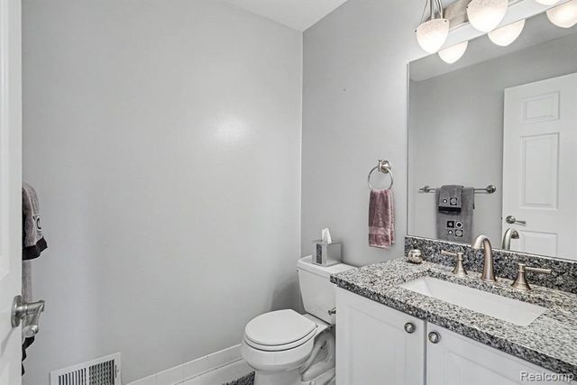 6076 Evergreen Lane, Grand Blanc, MI 48439