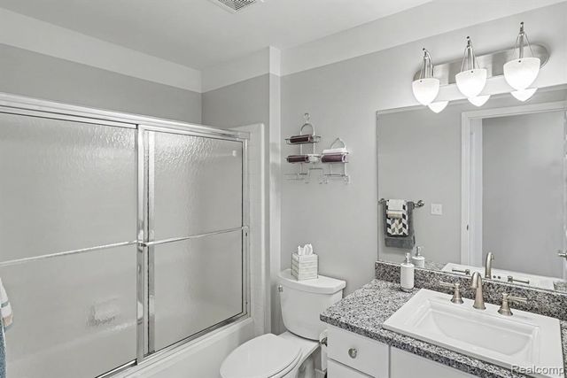 6076 Evergreen Lane, Grand Blanc, MI 48439