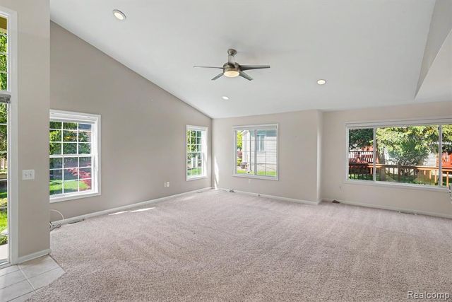 6076 Evergreen Lane, Grand Blanc, MI 48439
