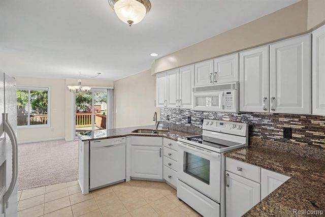 6076 Evergreen Lane, Grand Blanc, MI 48439