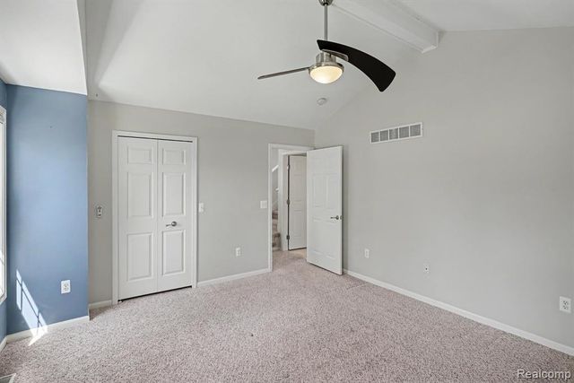 6076 Evergreen Lane, Grand Blanc, MI 48439