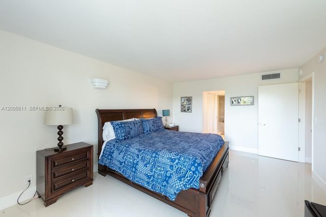100 NE BAYVIEW DR 226, Sunny Isles Beach, FL 33160