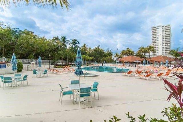 100 NE BAYVIEW DR 226, Sunny Isles Beach, FL 33160