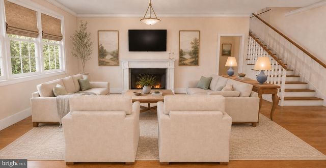 2715 S HAYES ST, Arlington, VA 22202