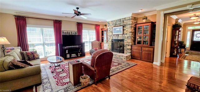 4106 Pennfield Way, High Point, NC 27262