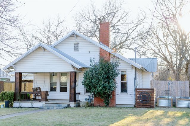 705 S Jackson Street, Mcgregor, TX 76657