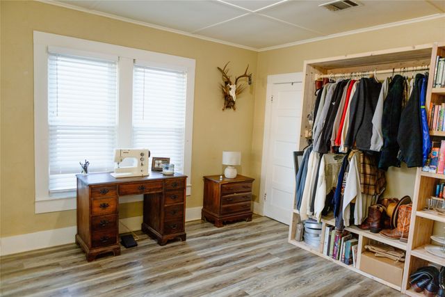 705 S Jackson Street, Mcgregor, TX 76657