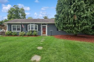 76 Cadman Avenue, Babylon, NY 11702