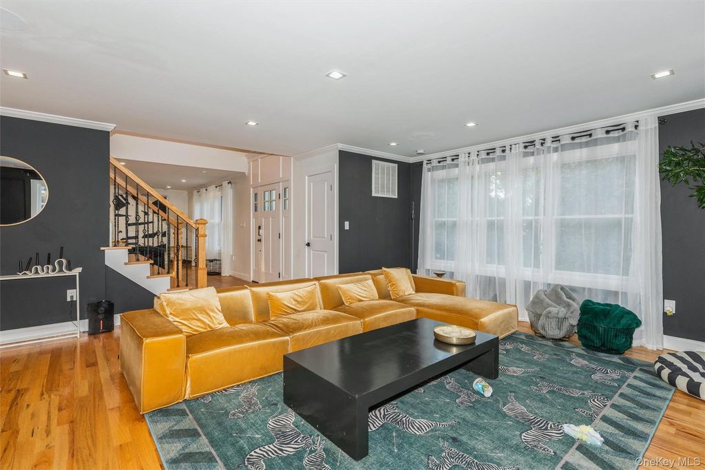 1402 Merrick Avenue, Merrick, NY 11566 — photo 3