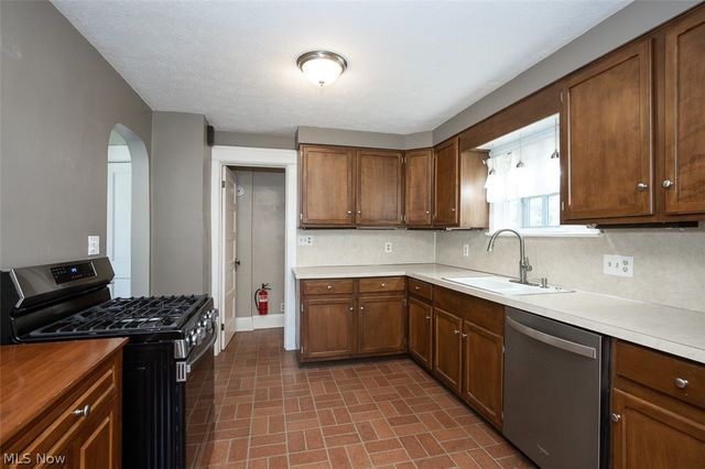 840 Wadsworth Road, Medina, OH 44256