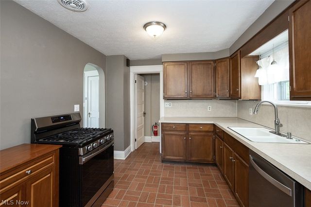 840 Wadsworth Road, Medina, OH 44256