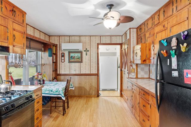 10708 Creek Bend Drive, Needville, TX 77461