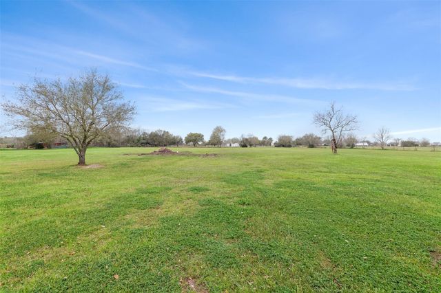 10708 Creek Bend Drive, Needville, TX 77461