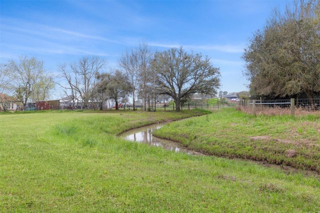 10708 Creek Bend Drive, Needville, TX 77461