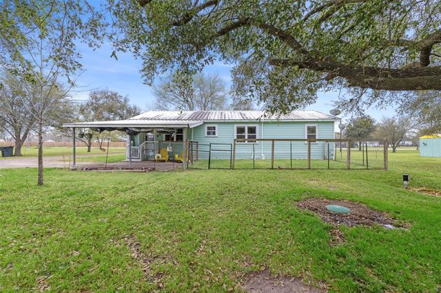 10708 Creek Bend Drive, Needville, TX 77461