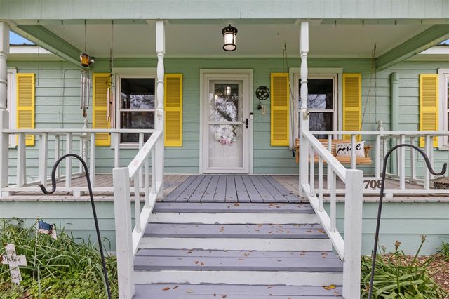 10708 Creek Bend Drive, Needville, TX 77461