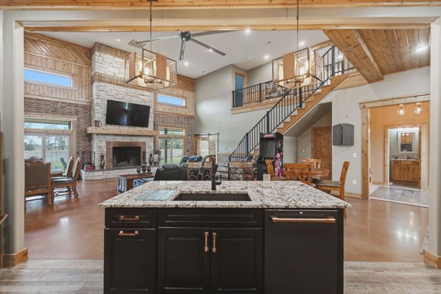 8803 W Blackwood LN, Maize, KS 67101