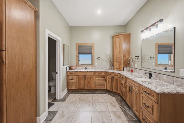 8803 W Blackwood LN, Maize, KS 67101