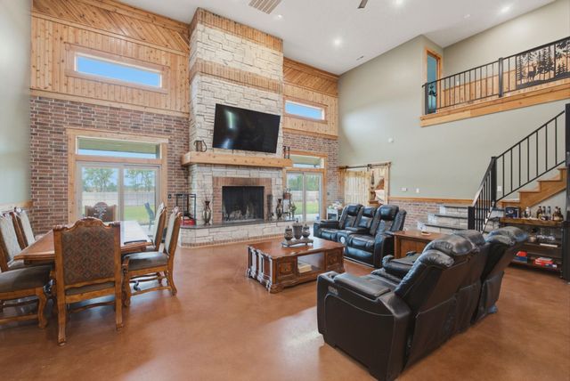 8803 W Blackwood LN, Maize, KS 67101
