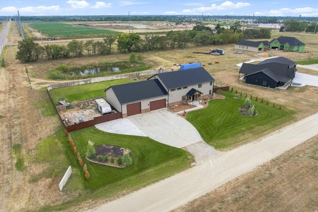 8803 W Blackwood LN, Maize, KS 67101