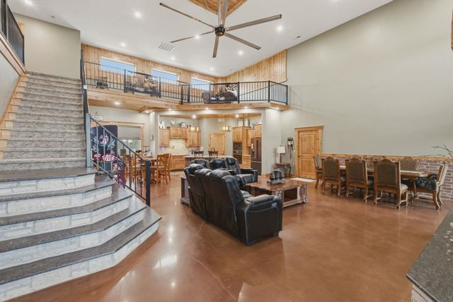 8803 W Blackwood LN, Maize, KS 67101