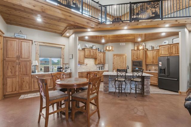 8803 W Blackwood LN, Maize, KS 67101