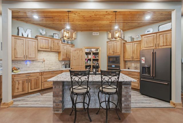 8803 W Blackwood LN, Maize, KS 67101