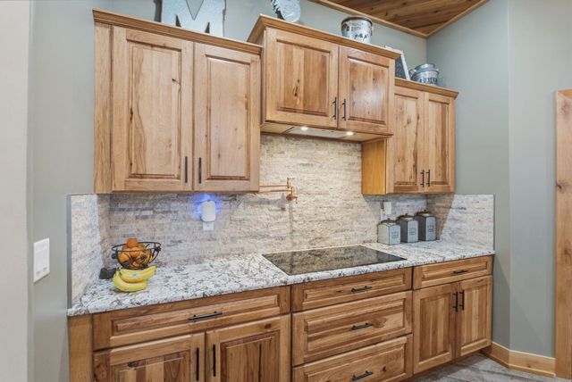 8803 W Blackwood LN, Maize, KS 67101