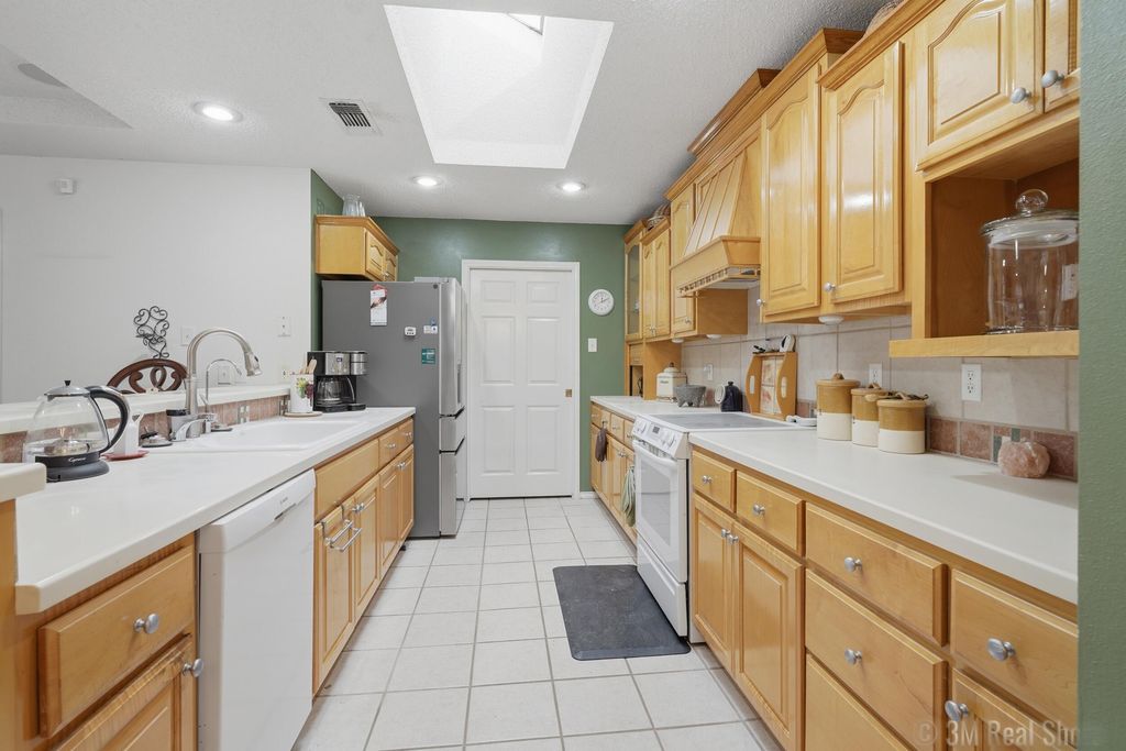 Image 7 of property listing at 4047 Green Meadow Drive, San Angelo, TX 76904
