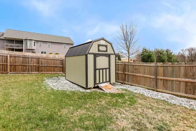 11 Ian's Crossing, Bedford, IN 47421