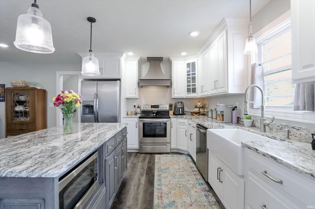 11 Ian's Crossing, Bedford, IN 47421