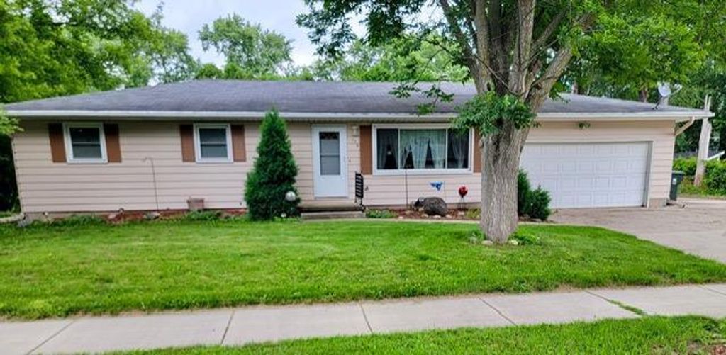 716 THOMAS Drive, Sun Prairie, WI 53590