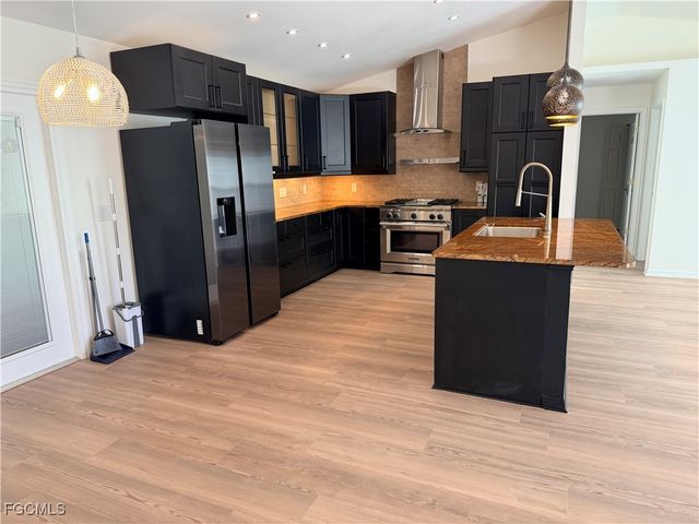 217 SW 17th ST, Cape Coral, FL 33991