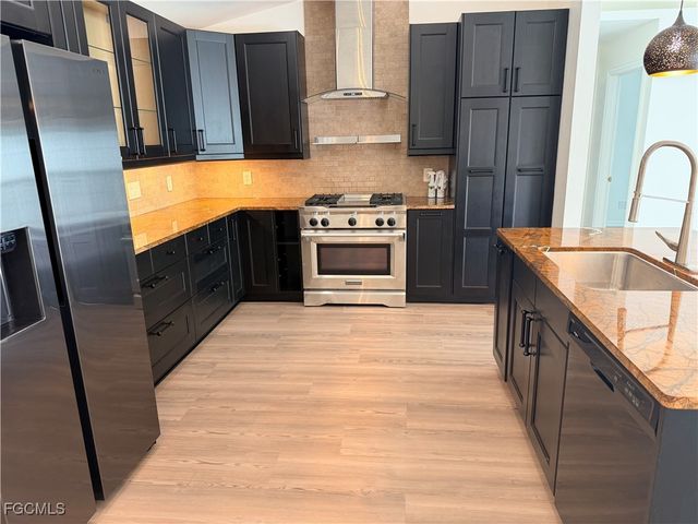 217 SW 17th ST, Cape Coral, FL 33991