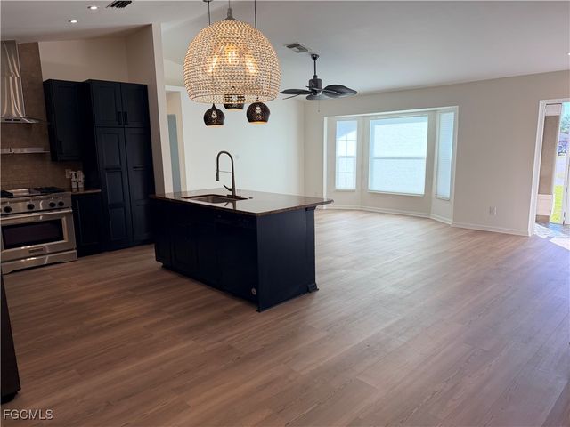 217 SW 17th ST, Cape Coral, FL 33991