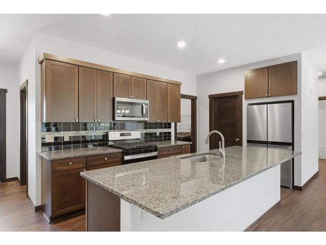 482 Westwood, River Falls, WI 54022