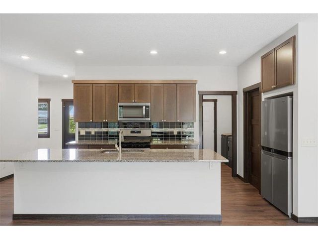 482 Westwood, River Falls, WI 54022