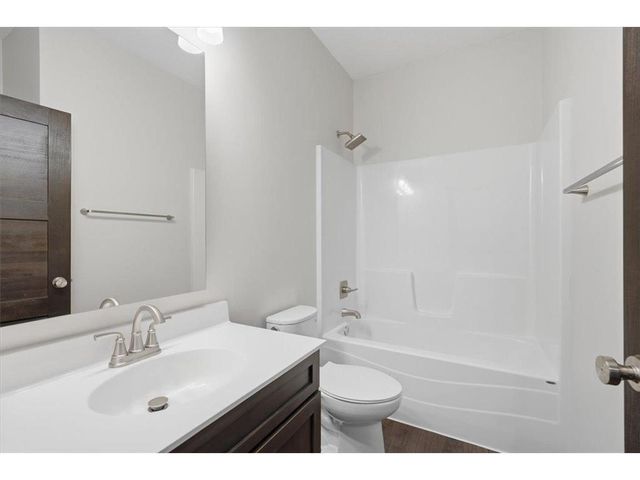 482 Westwood, River Falls, WI 54022