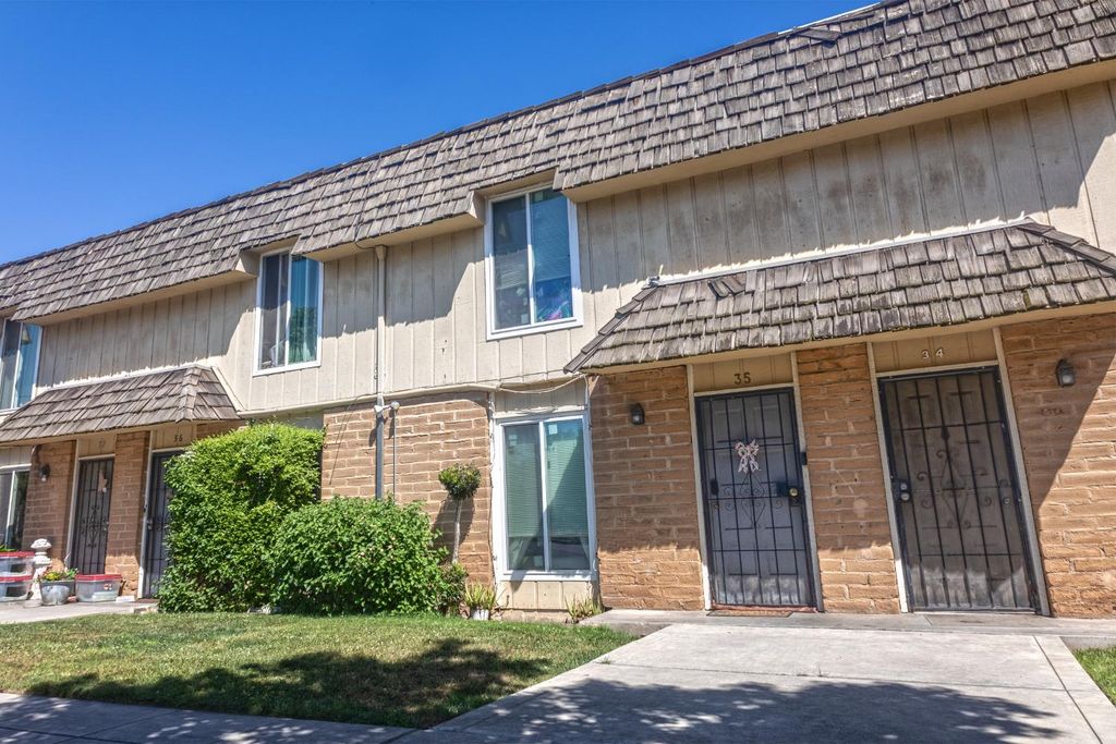 Image 1 of property listing at 4136 N Thesta Street # 35, Fresno, CA 93726