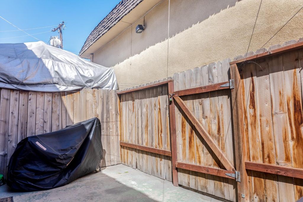 Image 10 of property listing at 4136 N Thesta Street # 35, Fresno, CA 93726