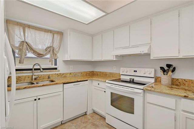 75 Saint Andrews BLVD A100, Naples, FL 34113