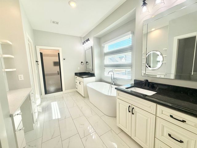 2317 S Ironstone Ct, Wichita, KS 67230