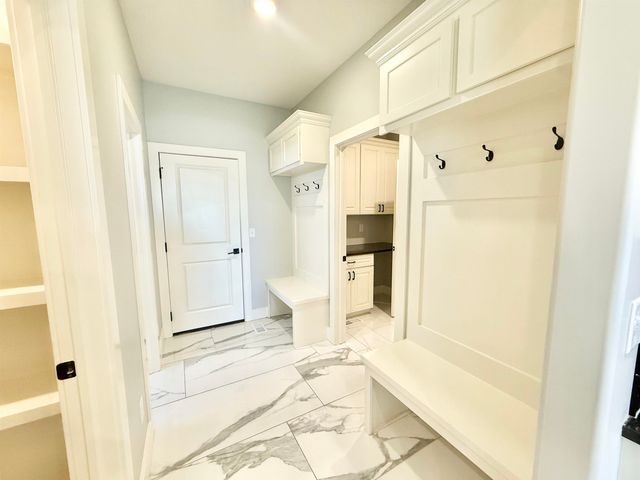 2317 S Ironstone Ct, Wichita, KS 67230