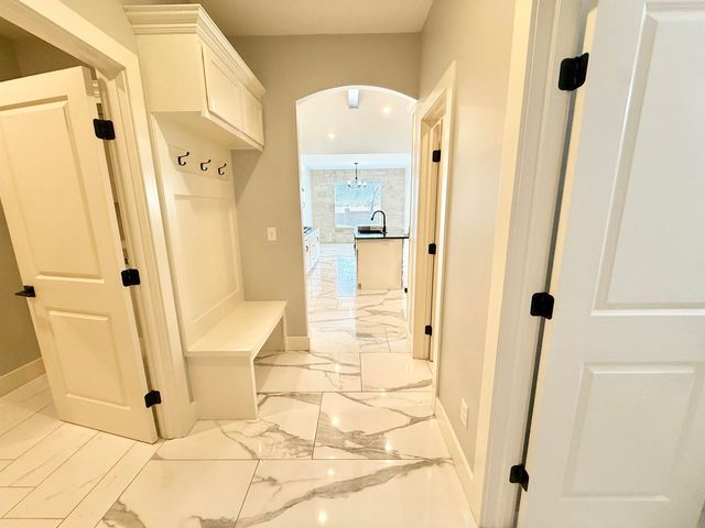 2317 S Ironstone Ct, Wichita, KS 67230