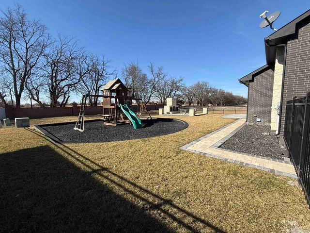 2317 S Ironstone Ct, Wichita, KS 67230