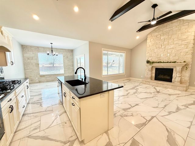 2317 S Ironstone Ct, Wichita, KS 67230