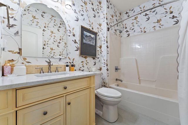 1215 Bostwick Avenue, Chesterton, IN 46304