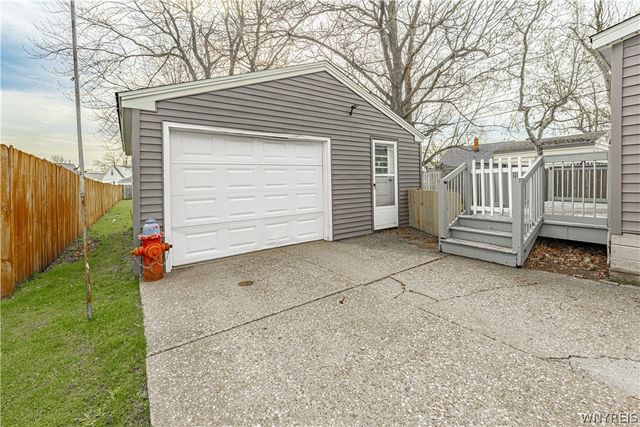 47 Sutley Court, Tonawanda, NY 14150