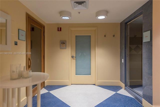 1500 Ocean Dr PH-10, Miami Beach, FL 33139