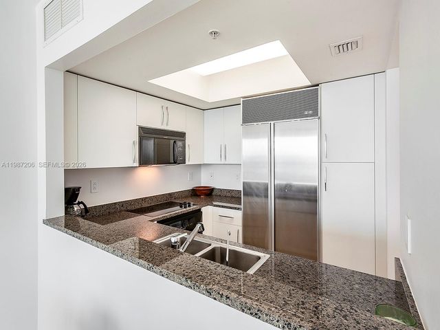 1500 Ocean Dr PH-10, Miami Beach, FL 33139